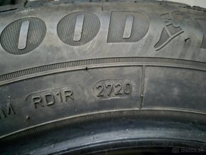 215/60 r16 zimné 2 ks GOODYEAR dezén 6,9 mm DOT2020 - 6