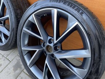 VEGA  orig.skoda Superb3V  5x112  8j x19   ET 44 VW 235 40 R - 6