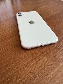 Predám iPhone 11 64GB - 6