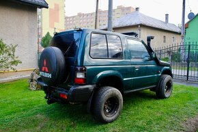 Mitsubishi Pajero 2.5 TD 73 kW - 6