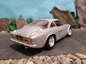 Prodám model 1:18 Renault Alpine a110 1600s 1973 - 6