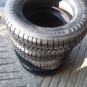 Nove zimne 195/70r15 - 6