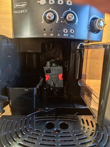 DeLonghi Magnifica - 6