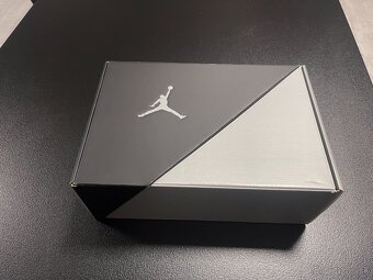 Air Jordan 11 Retro 2020, size EUR 42,5 - 6