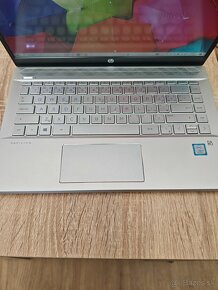 HP Pavilion burgundy - 6