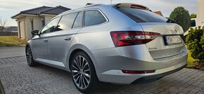 SUPERB 2.0TDI DSG L&K 4X4 140kW - 6