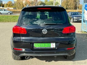 ►►VW TIGUAN R-LINE 2,0 TDI 4x4 - 130 kW - NAVI, TOP STAV - 6