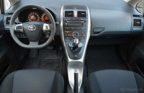 Toyota Auris 1.6 benzín, Automat, sezónne prezutie - 6