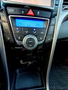 Hyundai i30 CW 1,6 diesel 94kw r.v.7/2014 - 6