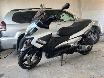 Predám Aprilia Sr Max 300 - 6