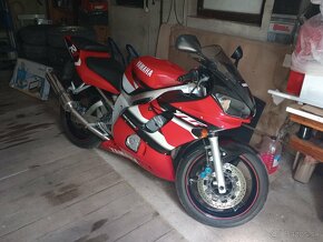 Yamaha YZF-R6. r.v.2001 - 6