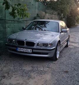 BMW 735i E38 - 6