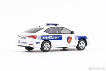 Škoda Octavia IV zahraniční policie 1:43 Abrex - 6