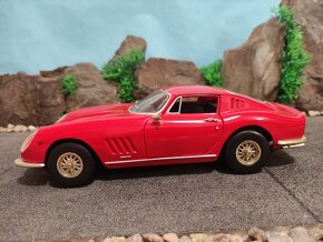 prodám model 1:18 ferrari 275GTB - 6