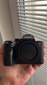 Sony A7 III - 6