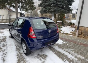 Dacia Sandero 1,2i/16V klima , 1 Majitel benzín manuál 55 kw - 6