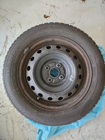 Plechové disky s puklicami Toyota Yaris 185/60 R15 84T - 6