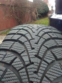 • "16 plechové disky 5x112 + zimné pneu 205/55 R16 • - 6