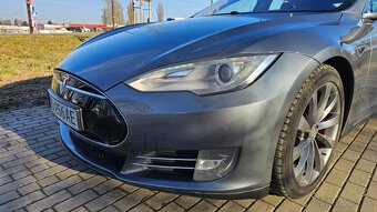 Tesla Model S P90 - 6