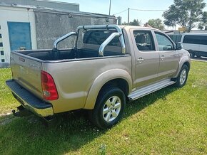 Toyota Hilux DC 3.0 I D-4D Sol A/T   2011 - 6