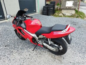 Honda CBR 600 FS - 6