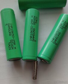 Predám Li-ion bateria Samsung INR18650 25R 2500 mAh 20A - 6