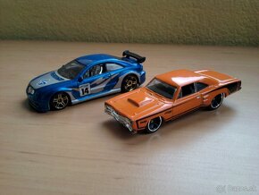 Hot Wheels - 6