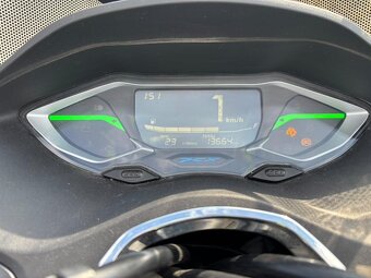 Honda pcx 125 2023 - 6