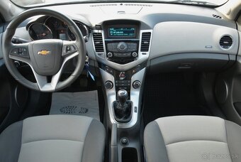 Chevrolet Cruze 1.8 SR voz, po rozvodoch - 6