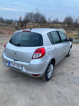 Predám Renault Clio 1,2 66kw benzín.rv 11/2011 - 6