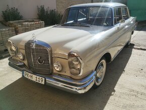 Mercedes  230 heckflosse - 6