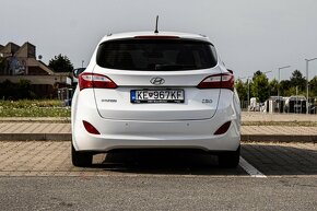 Hyundai i30 1.6 CRDi DOHC 16V YES - 6