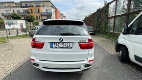 BMW X5 4.8i - 6