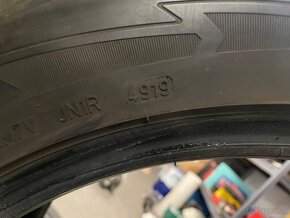 Zimné pneu Goodyear UltraGrip 275/45 R20 110V - 6