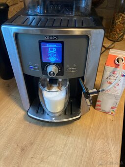 automaticky kávovar KUPS Espresseria EA8050AE + kapučinátor - 6