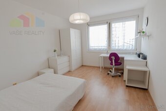 Na prenájom priestranný 3-izbový byt s lodžiou, 101 m², Zadu - 6