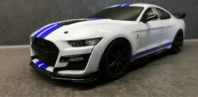 Ford Shelby GT500 1:18 - 6