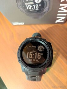 Garmin Instinct BLACK + nabíjačka - 6