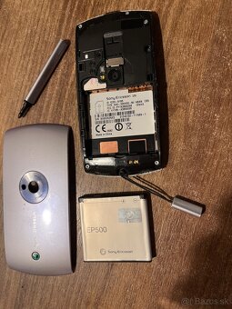 Sony ericsson Vivaz U5i a ST17i  (ročník 2010-11) - 6