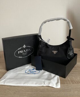 Prada Re-edition 2000 kabelka s krabicou - 6