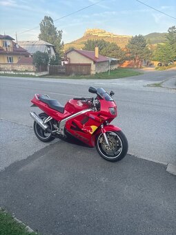 Honda VFR 750 f - 6