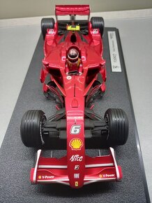 F1 FERRARI F2007 KIMI RAIKKONEN GP ČÍNA 2007 HOTWHEELS 1:18 - 6