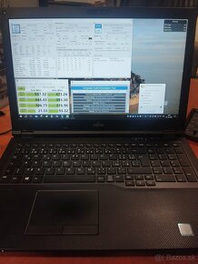 15,6"FHD Fujitsu Lifebook E558 i5-7300U,8GB,256GB SSD,W10 - 6