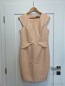 Puzdrové šaty marhuľkovej farby - 6