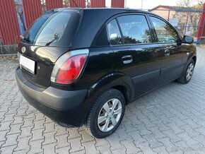 Kia Rio 1.4 LX benzín - 6