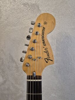 Fender Classic Series 70s Stratocaster - 6