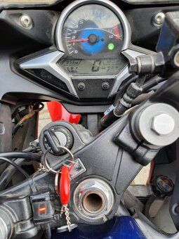 Honda CBR250R - 6