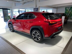 Lexus UX 250H Business Tech - 6