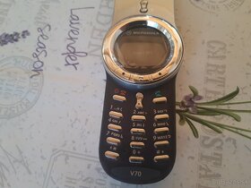 Motorola V70 - 6