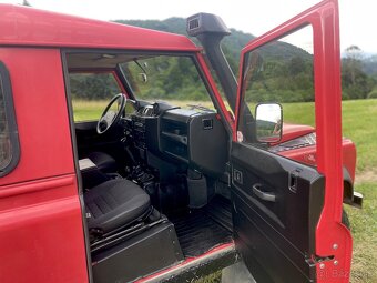 Land Rover Defender 90 - 6